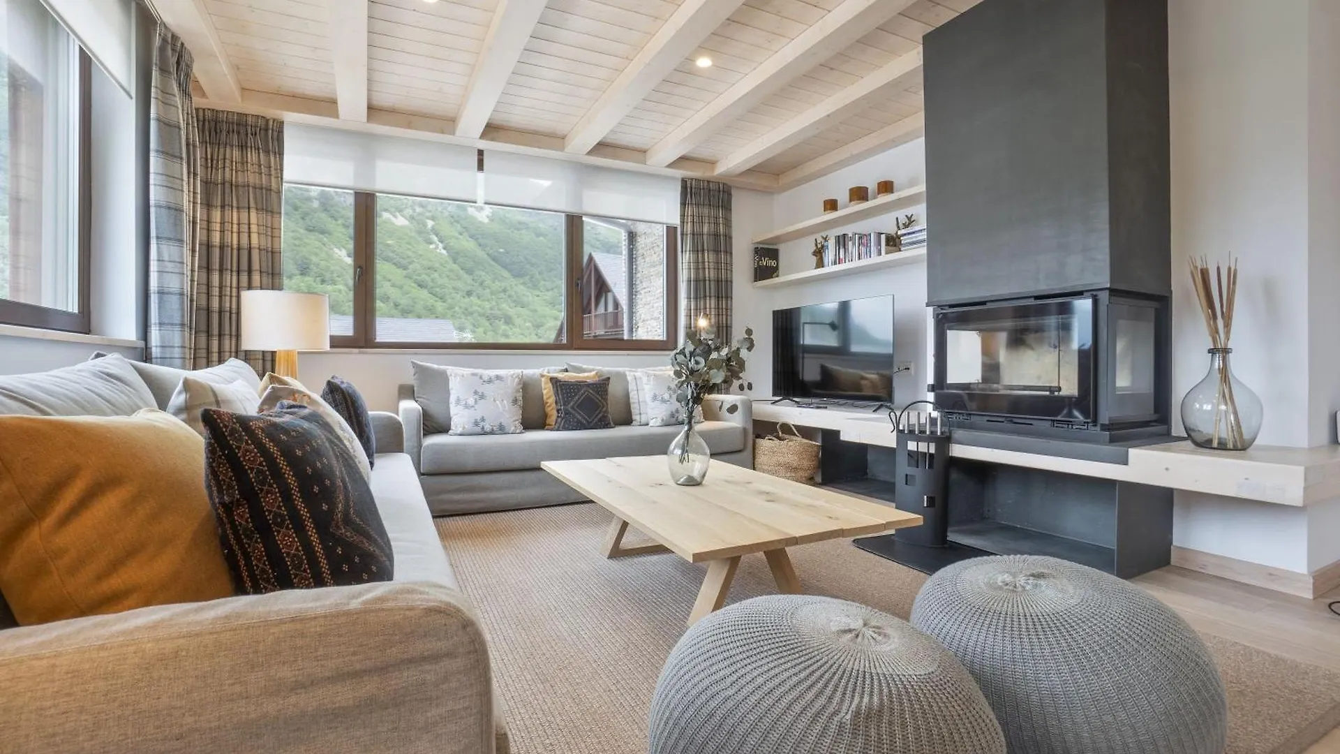 Luderna - Triplex Amitges Apartment Bagergue